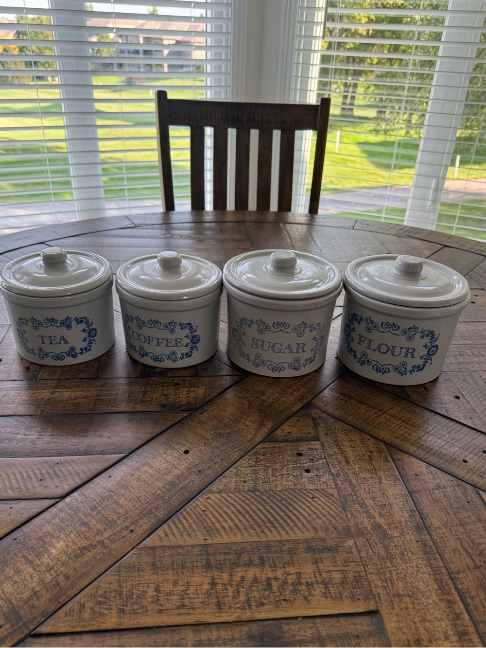 Vintage set of 4 Farmhouse Cottage Stoneware crocks with lids